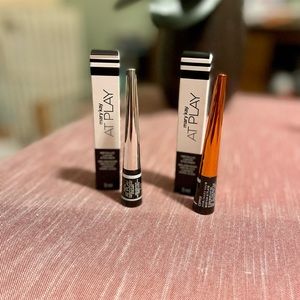 Liquid Eyeliner in gold and silver color